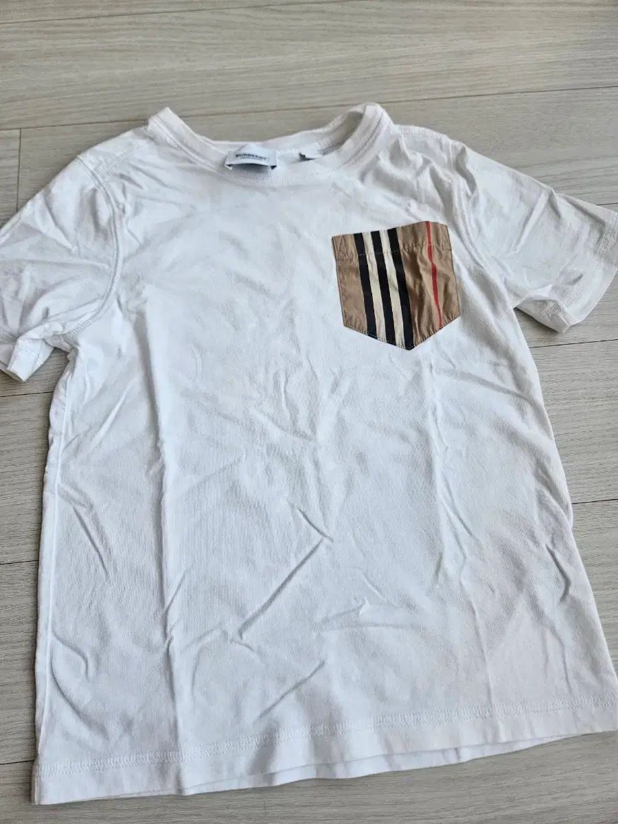 バーバリー キッズ 半袖Tシャツ 8Y