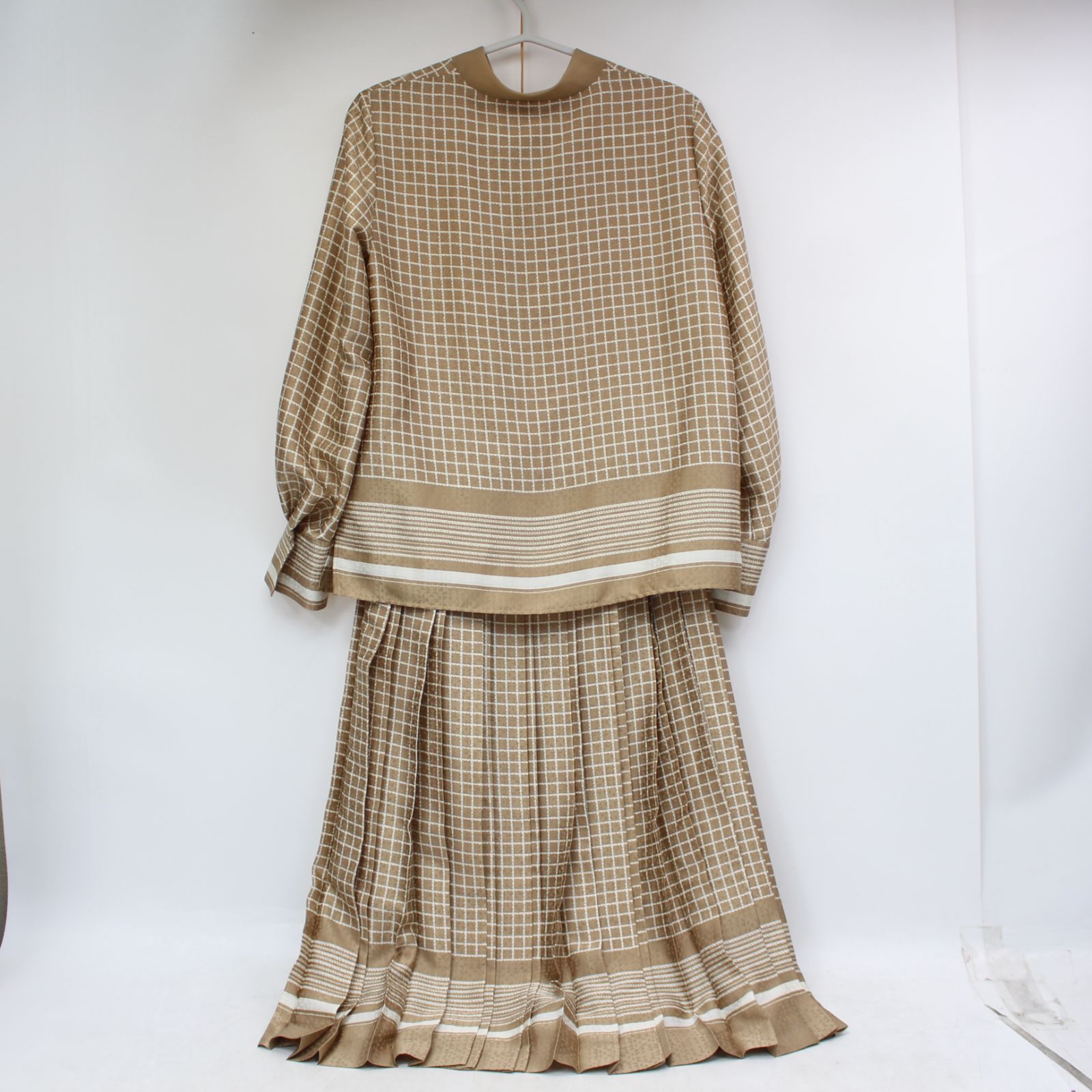 750)【美品】EPOCA バイカラージオメトリックプリント ブラウス プリーツスカート 上下セット 750)【美品】EPOCA バイカラージオメトリックプリント ブラウス プリーツスカート 上下セット