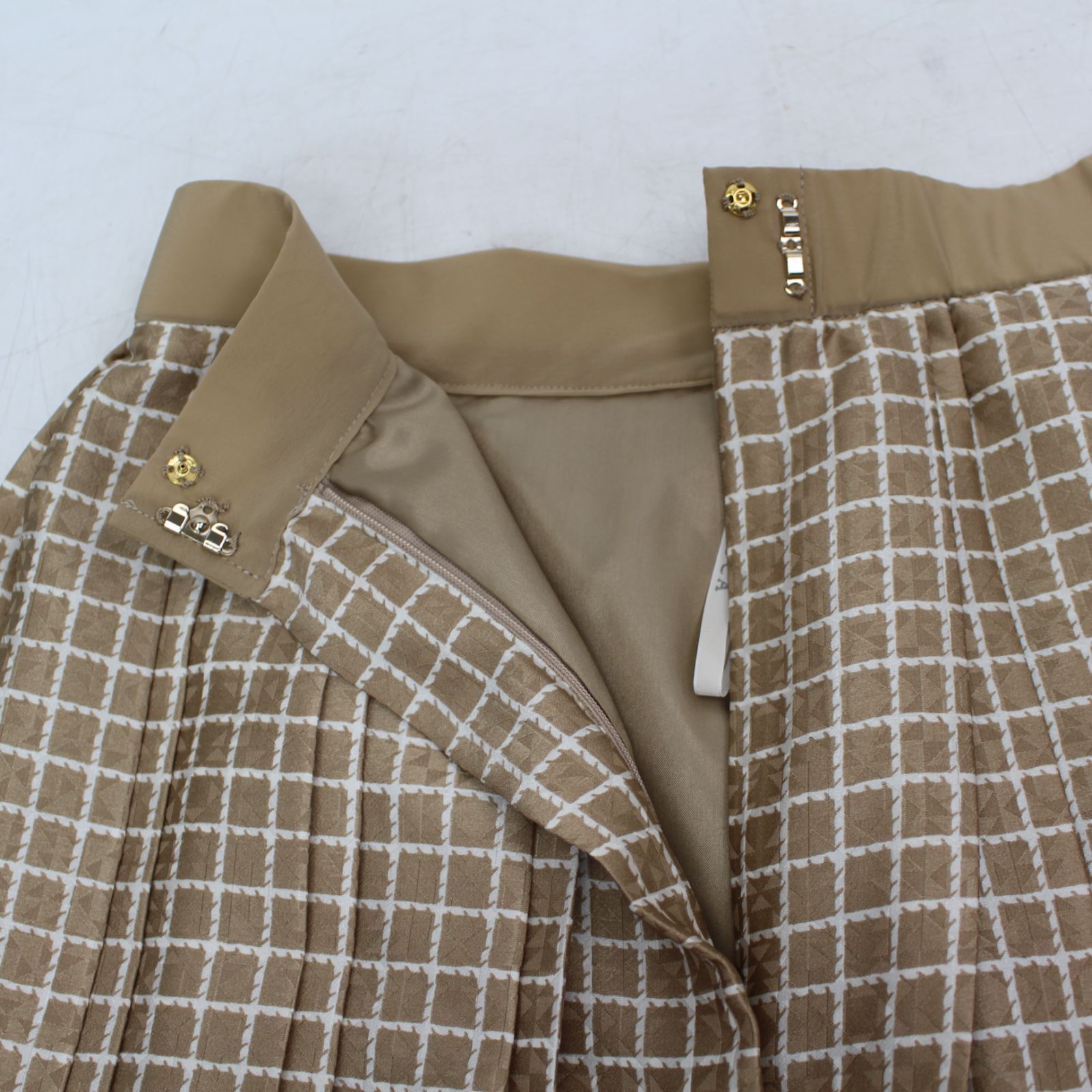 750)【美品】EPOCA バイカラージオメトリックプリント ブラウス プリーツスカート 上下セット 750)【美品】EPOCA バイカラージオメトリックプリント ブラウス プリーツスカート 上下セット