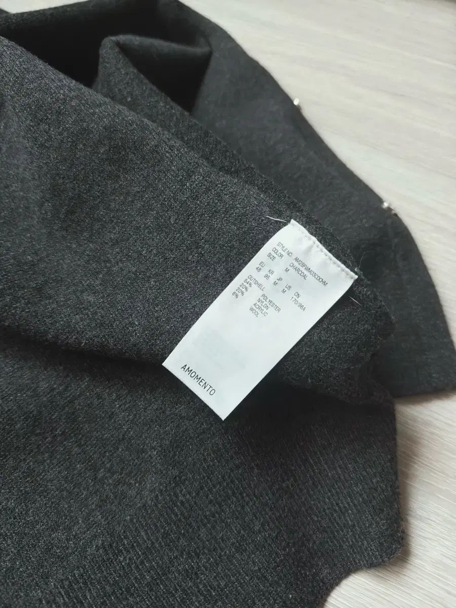 アモーメント 25FW ラウンド モー