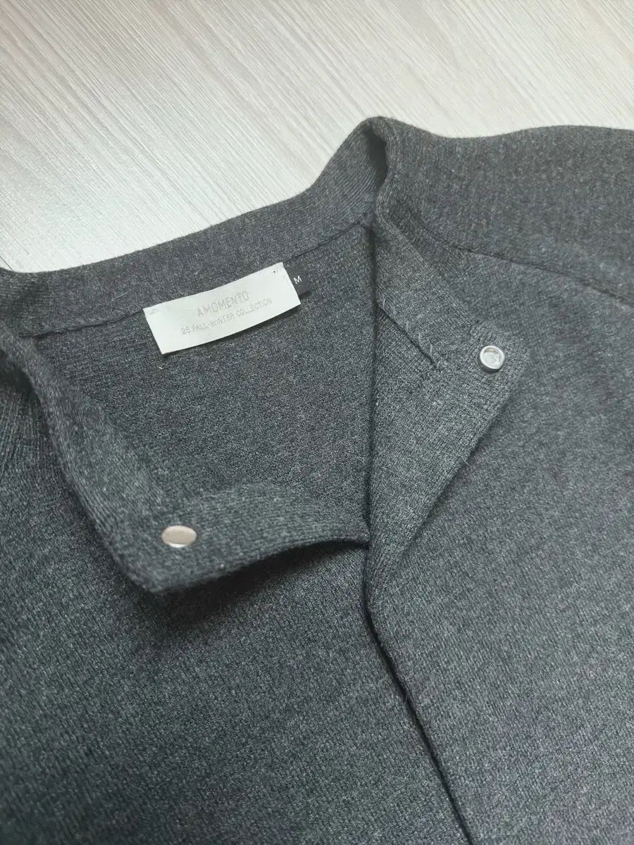 アモーメント 25FW ラウンド モー