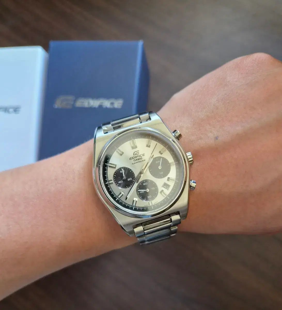 CASIO EDIFICE クロノグラフ ウォッチ