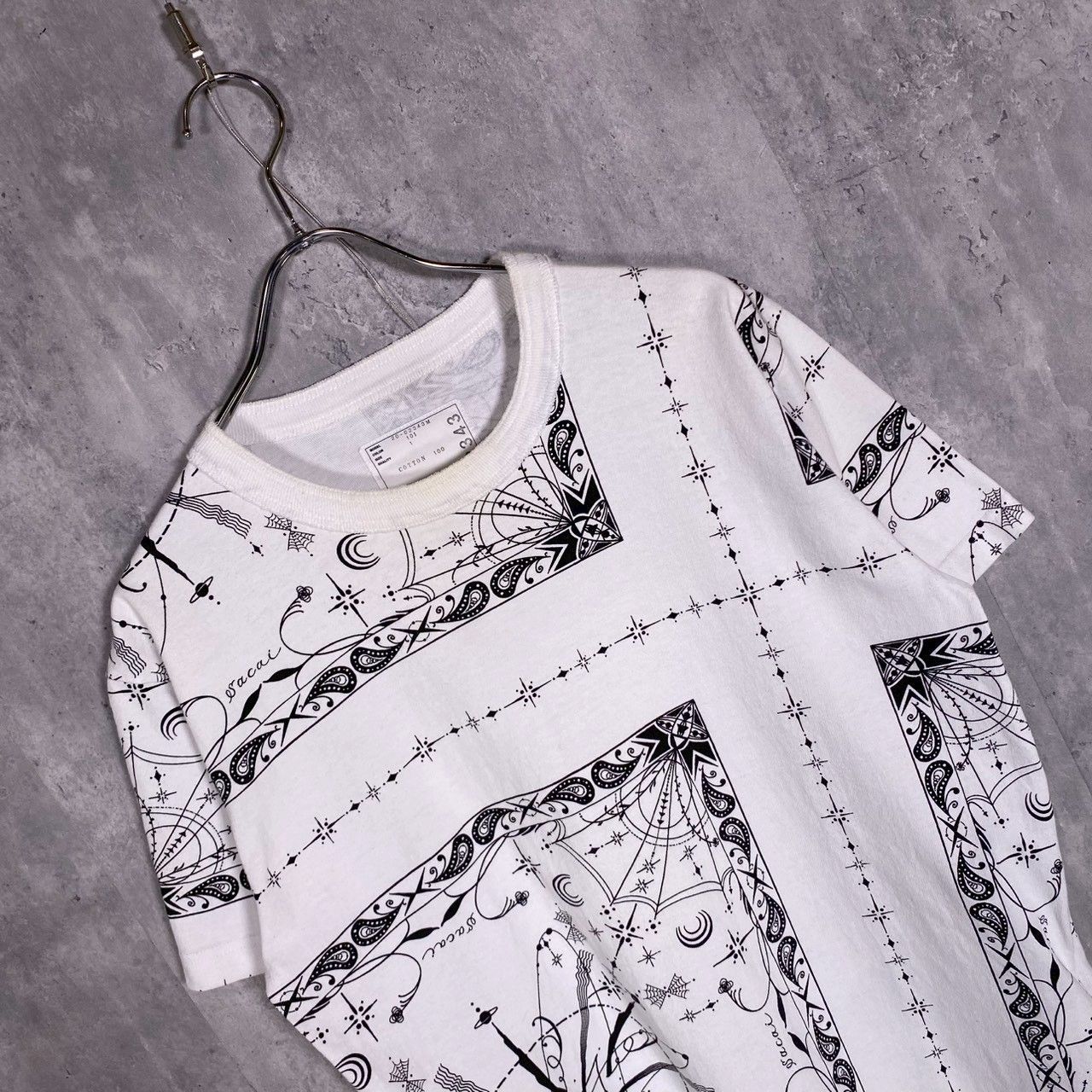 sacai バンダナ　Ｔシャツ sacai』サカイ (1) バンダナプリントTシャツ 半袖 - メルカリ