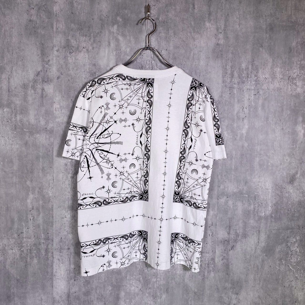 サカイ sacai バック バンダナ柄 Tシャツ カットソー 半袖 中古・古着通販】sacai (サカイ) Bandana Print T-Shirt バンダナ