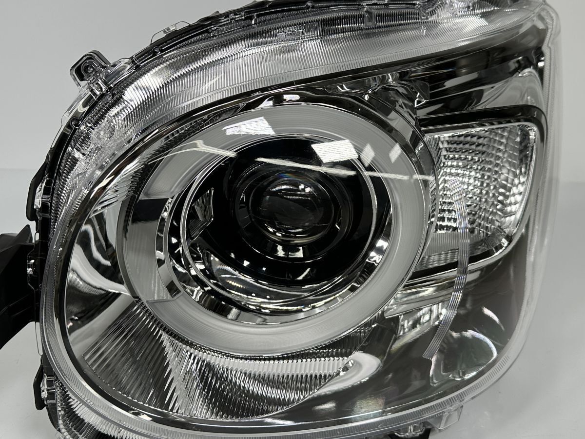 極美品/破損なし/低走行 ムーヴキャンバス LA850S LA860S 純正 左ヘッドライト 左ライト Assy LH LED 81150-B2B90 100-6908D RL 管理35319 極美品/破損なし/低走行 ムーヴキャンバス LA850S LA860S 純正 左ヘッドライト 左ライト Assy LH LED 81150-B2B90 100-6908D RL 管理35319