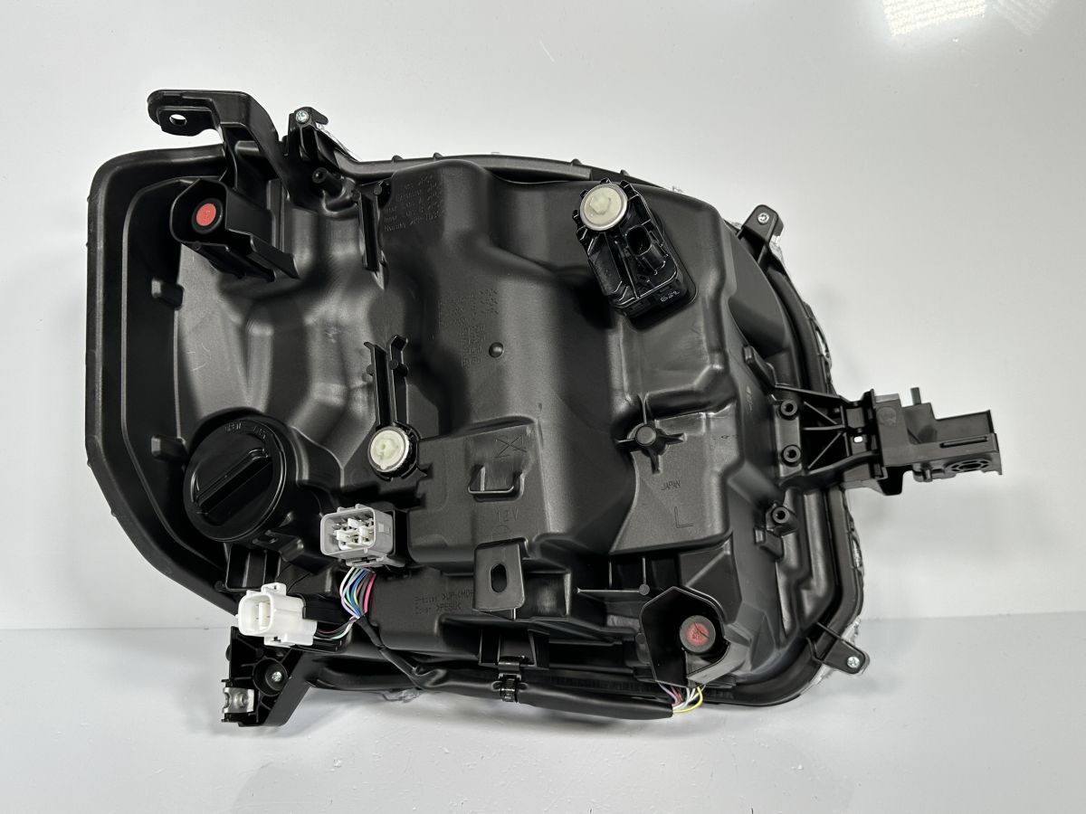 極美品/破損なし/低走行 ムーヴキャンバス LA850S LA860S 純正 左ヘッドライト 左ライト Assy LH LED 81150-B2B90 100-6908D RL 管理35319 極美品/破損なし/低走行 ムーヴキャンバス LA850S LA860S 純正 左ヘッドライト 左ライト Assy LH LED 81150-B2B90 100-6908D RL 管理35319