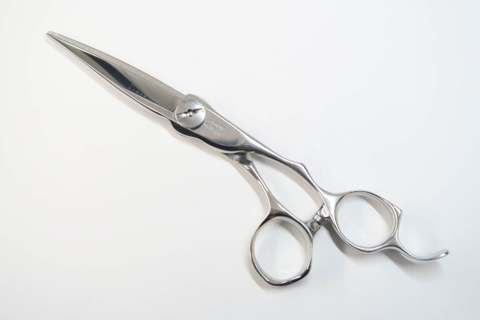 Cランク【MIZUTANI SCISSORS ミズタニシザーズ】 SWORD D-17 シザー 美容師・理容師 5.9インチ 右利き 【中古】:H-11473