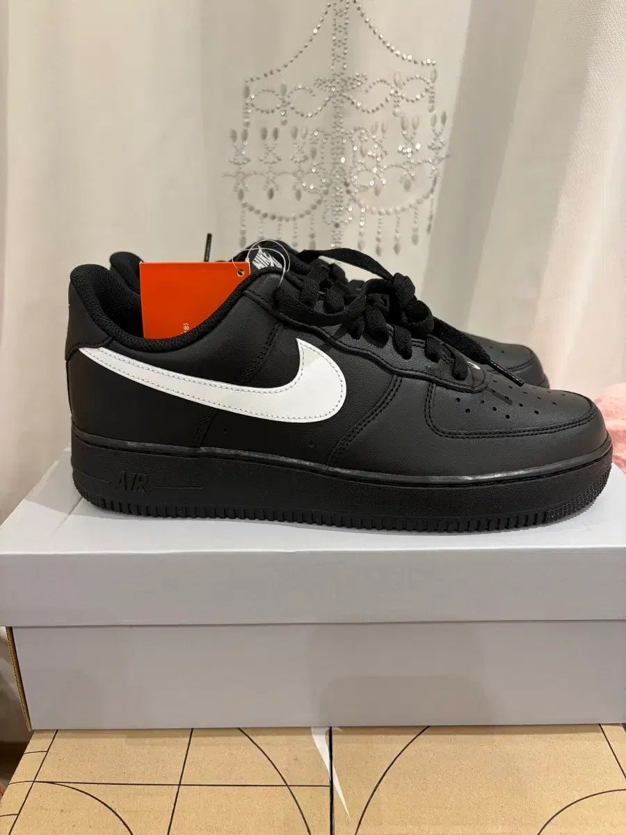 ナイキ エアフォース ブラック 白 ロゴ 270 280 12,949円