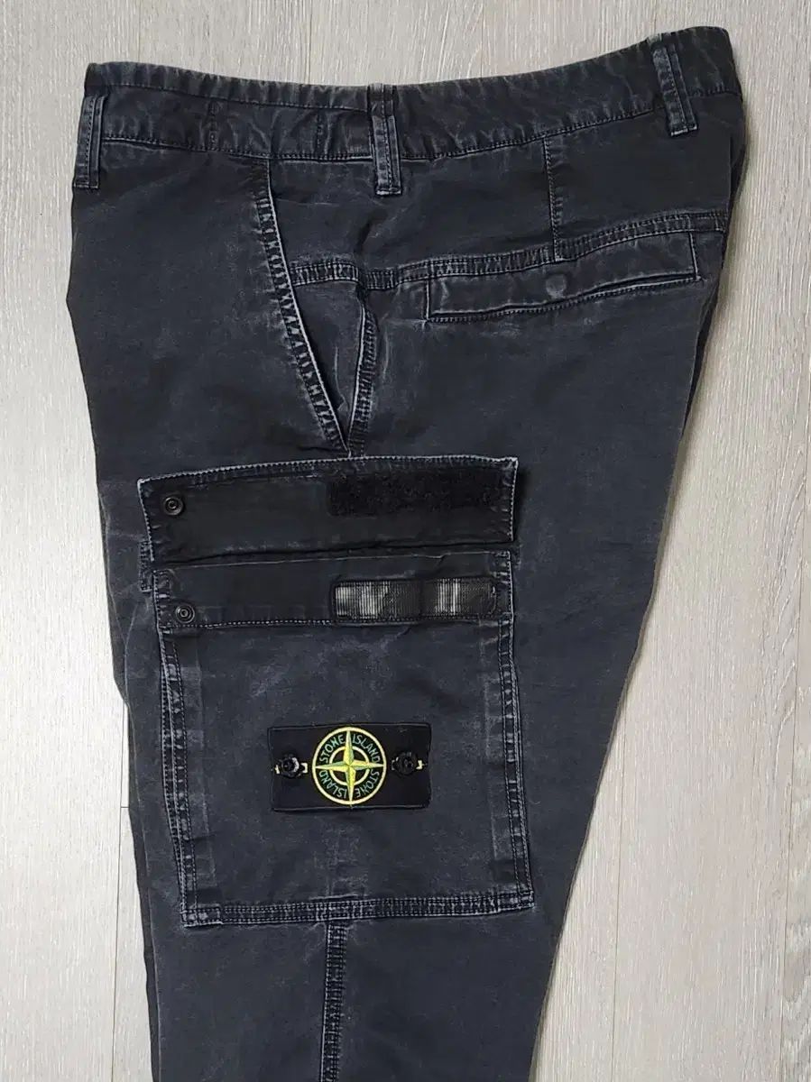 STONE ISLAND ストーンアイランド ガーメントダイング カーゴパンツ (ズボン) 25,606円