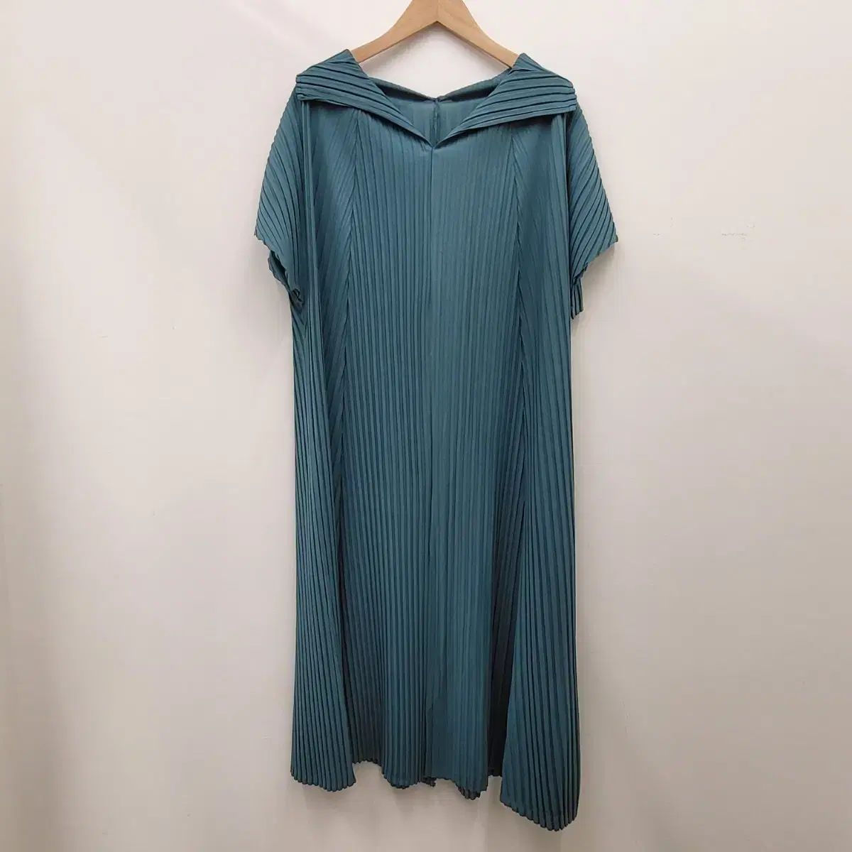 プリーツミ カラ ワンピース 新品
