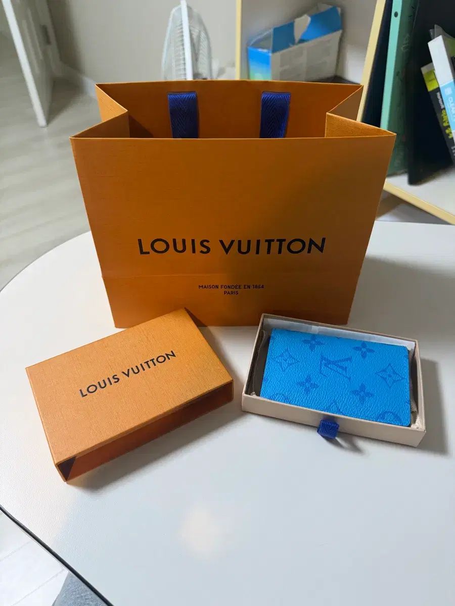 26年 新作 Louis Vuitton ルイヴィトン モノグラム カードウォレット 出品