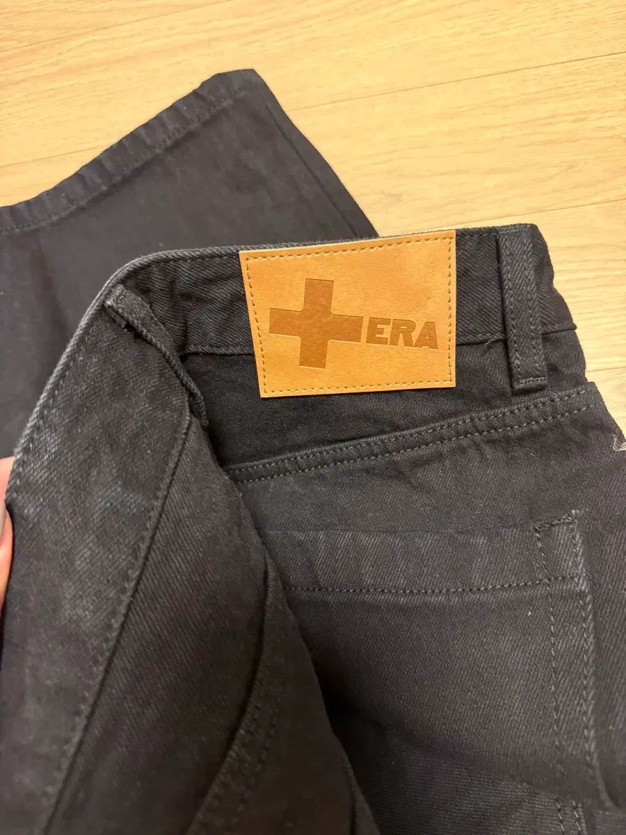 ERA ブラック デニム パンツ WIDE FIT DENIM ジーンズ