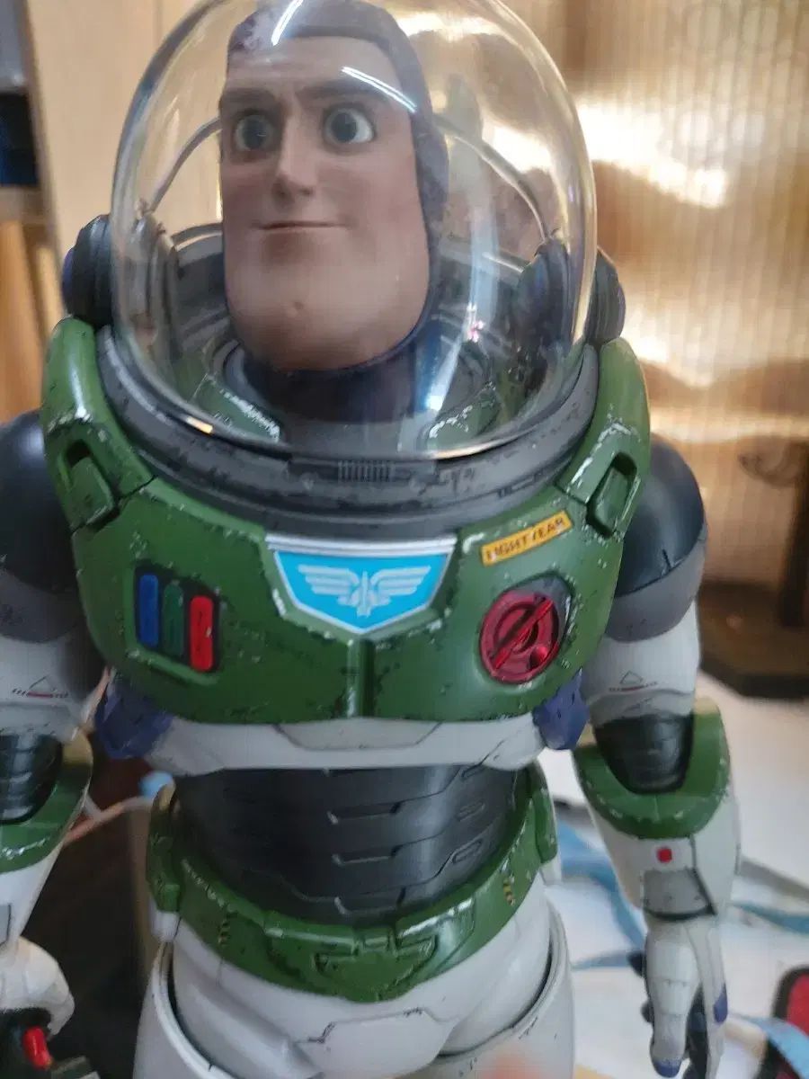 ホットトイズ バズ・ライトイヤー デラックス (未開封展示良品) MMS635
