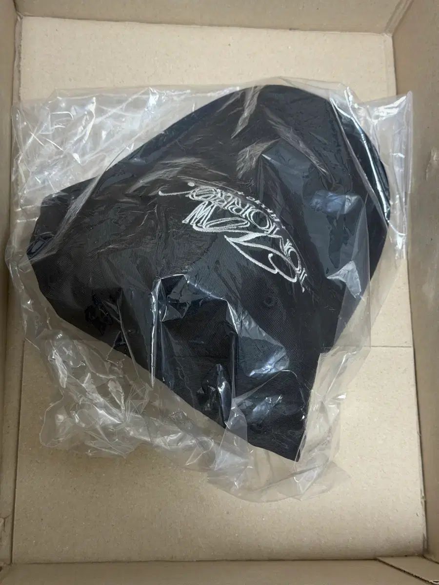 プロミスナイン アンコン ベースボールキャップ 未開封 出品(トレカ 含む)