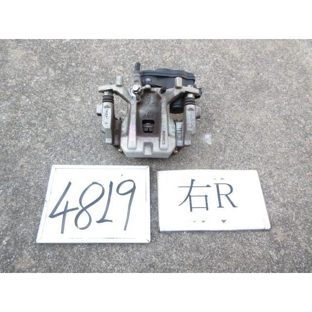 R3年 カローラクロス 3BA-ZSG10 右Rキャリパー パット付 47830-42090 208014 4819