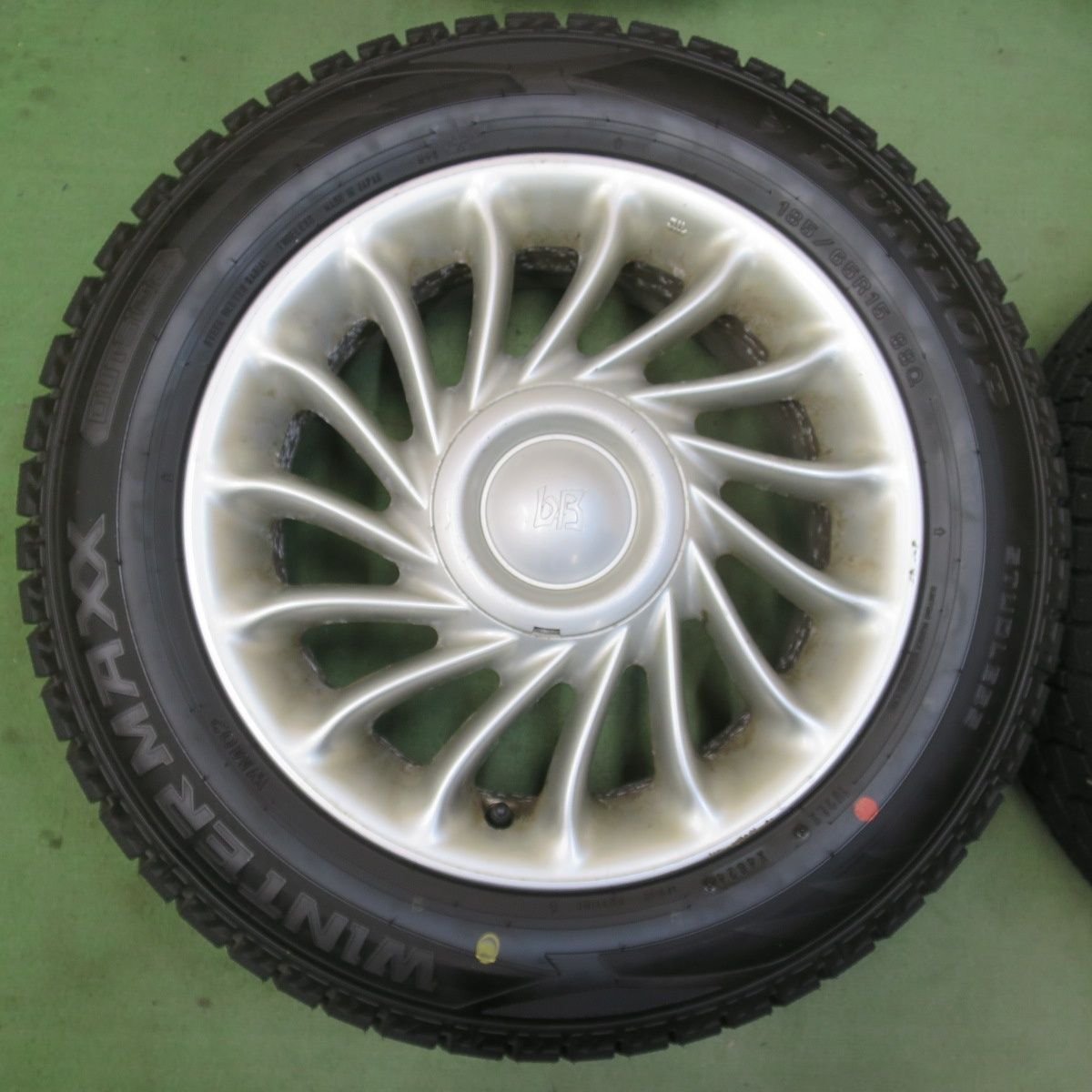ほぼ未使用！24年☆トヨタ bB 純正 185/65R15 スタッドレス ダンロップ 