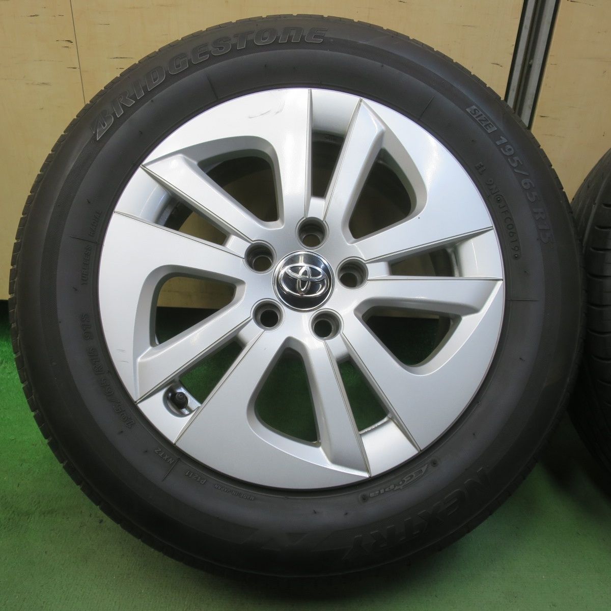 4本価格☆トヨタ 50系 プリウス 純正 195/65R15 ブリヂストン ネクスト 