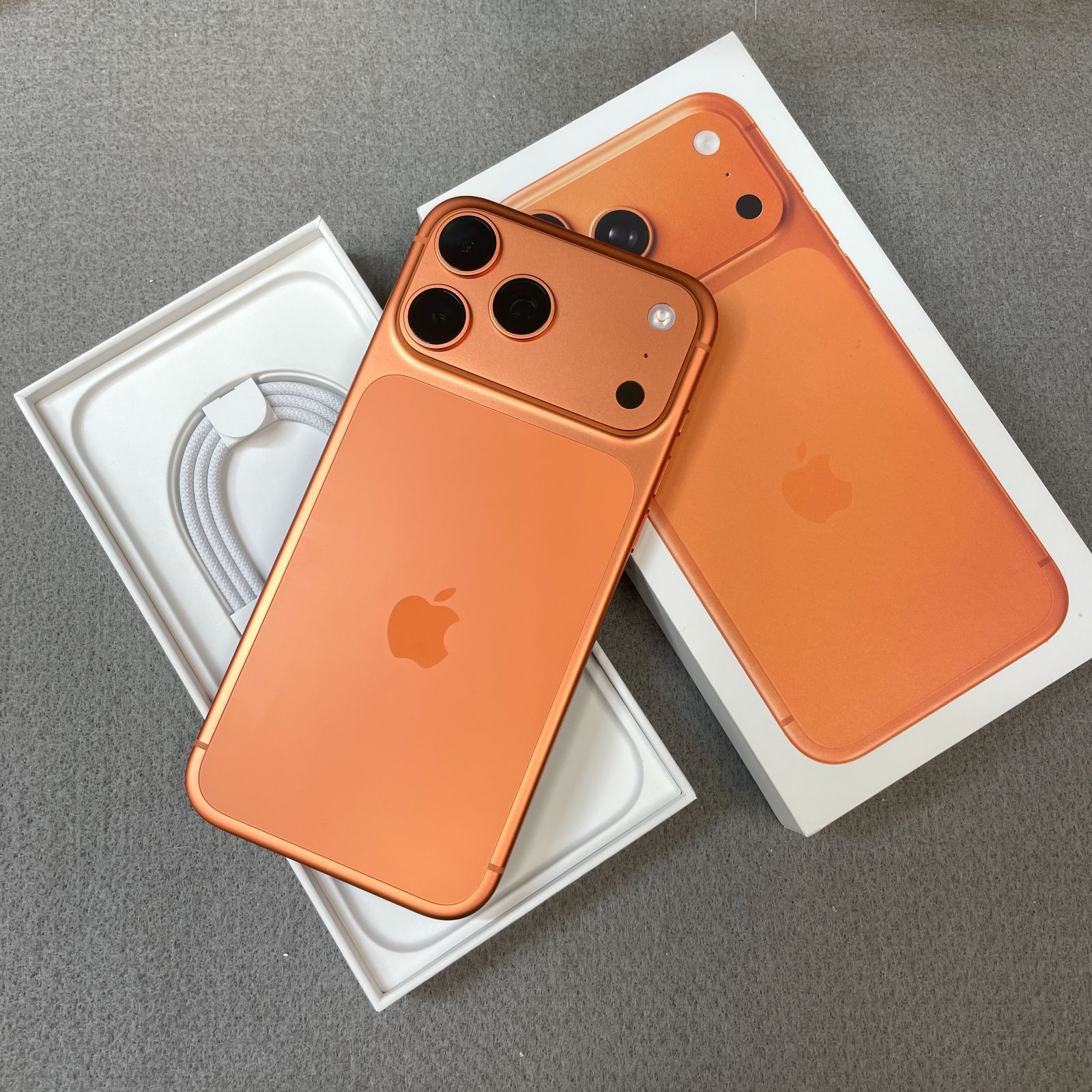 iPhone 17 ProMax 1TB オレンジ SIMフリー 新品同様 - メルカリ
