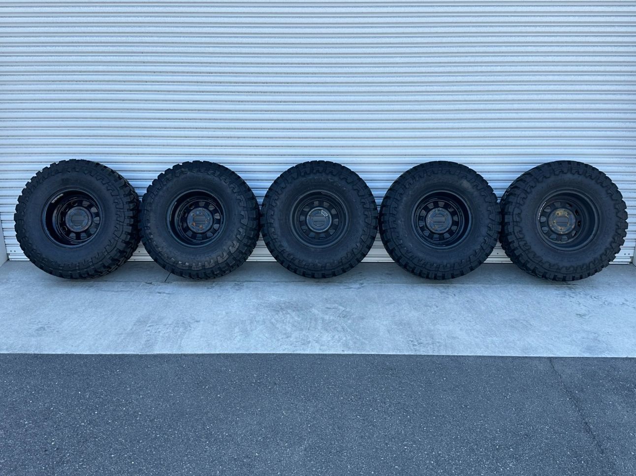 15インチ スチール ホイール マットブラック 5本セット タイヤ TOYO TIRES トーヨータイヤ オープンカントリー エムティー OPEN COUNTRY M/T 33インチ 33×12.50R15 バリ山 中古品