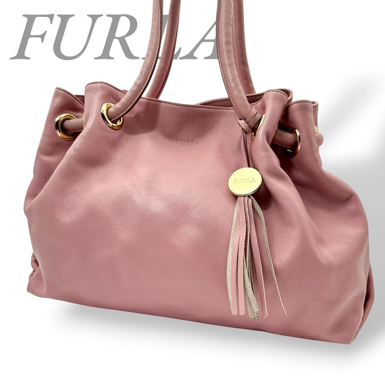 FURLA ピンク ハンドバッグ ロゴチャーム付き