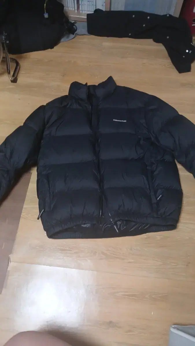 ディスイズネバーザット ショートダウン ブラック XL