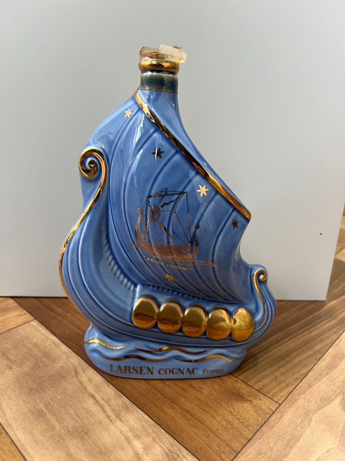 LARSEN VIKING SHIP コニャック 陶器ボトル 青 キャップ外れあり　古酒　A231-500