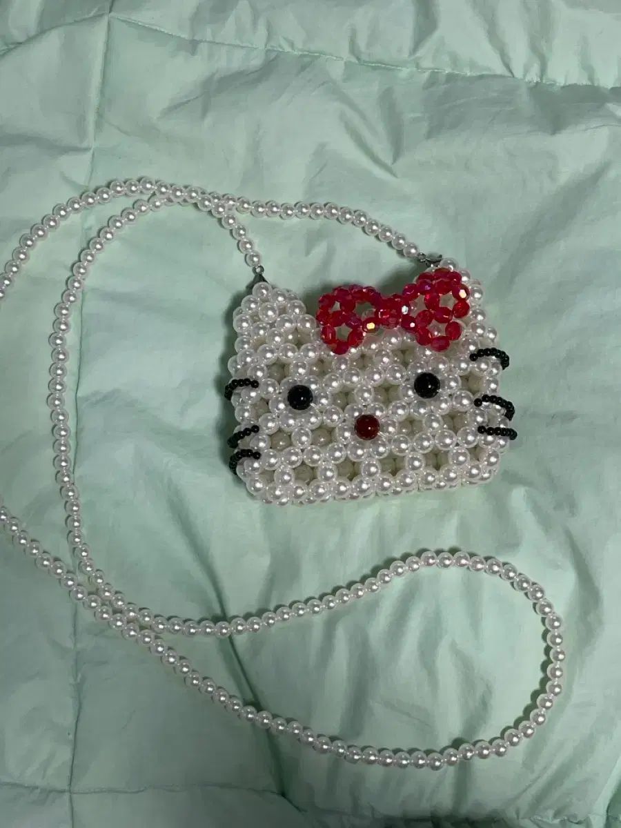 HELLO KITTY パール クロスバッグ