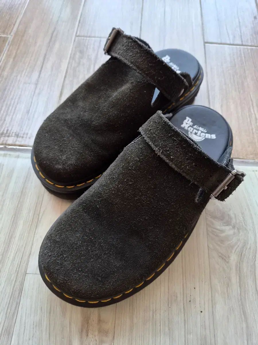 DR. MARTENS ドクターマーチン ジェブザック スウェード ミュール（250）