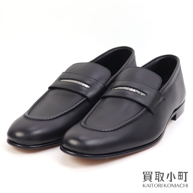 【未使用品】ルイヴィトン 【LOUIS VUITTON】1AA727 LV グローブ ライン ローファー ブラック モノグラムアクセサリー ロゴ カーフレザー ビジネスシューズ メンズ 紳士靴 #8.5  LV GLOVE LOAFER REF：BNKL1SPC 【Sランク】【新品同様】【中古】 ルイヴィトン 1AA727 LV グローブ ライン ローファー ブラック