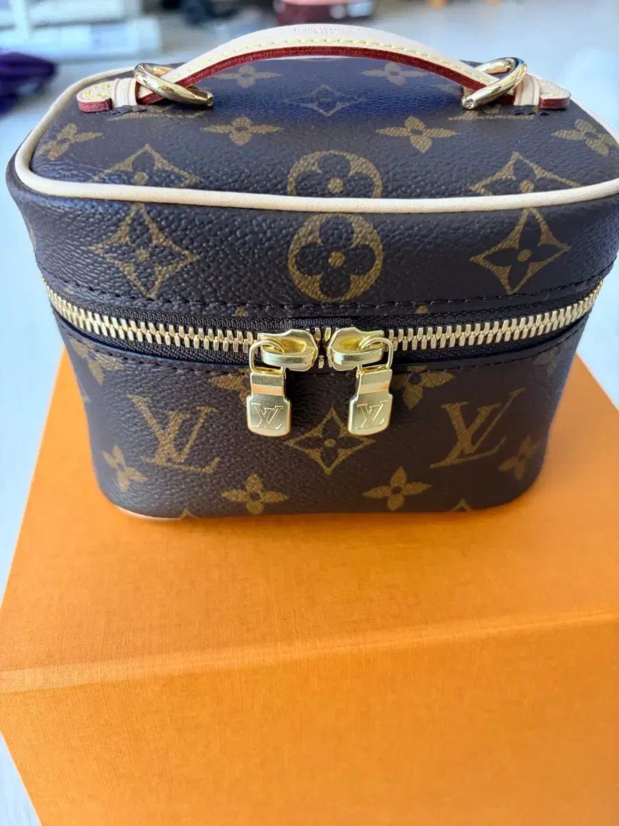 Louis Vuitton ルイヴィトン 니스角名倫太郎