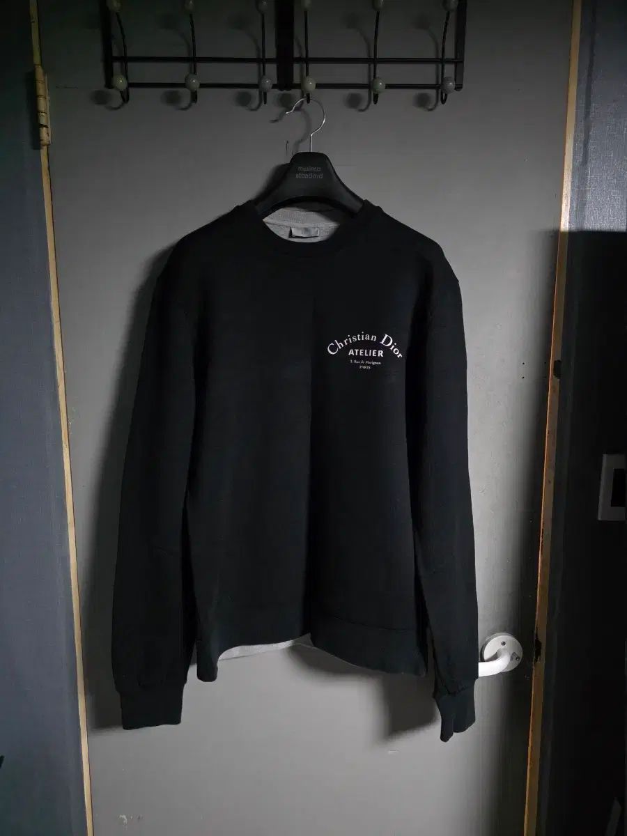 ディオール アトリエ プリント ロゴ クルーネック スウェット Tシャツ ブラック カラー L サイズ