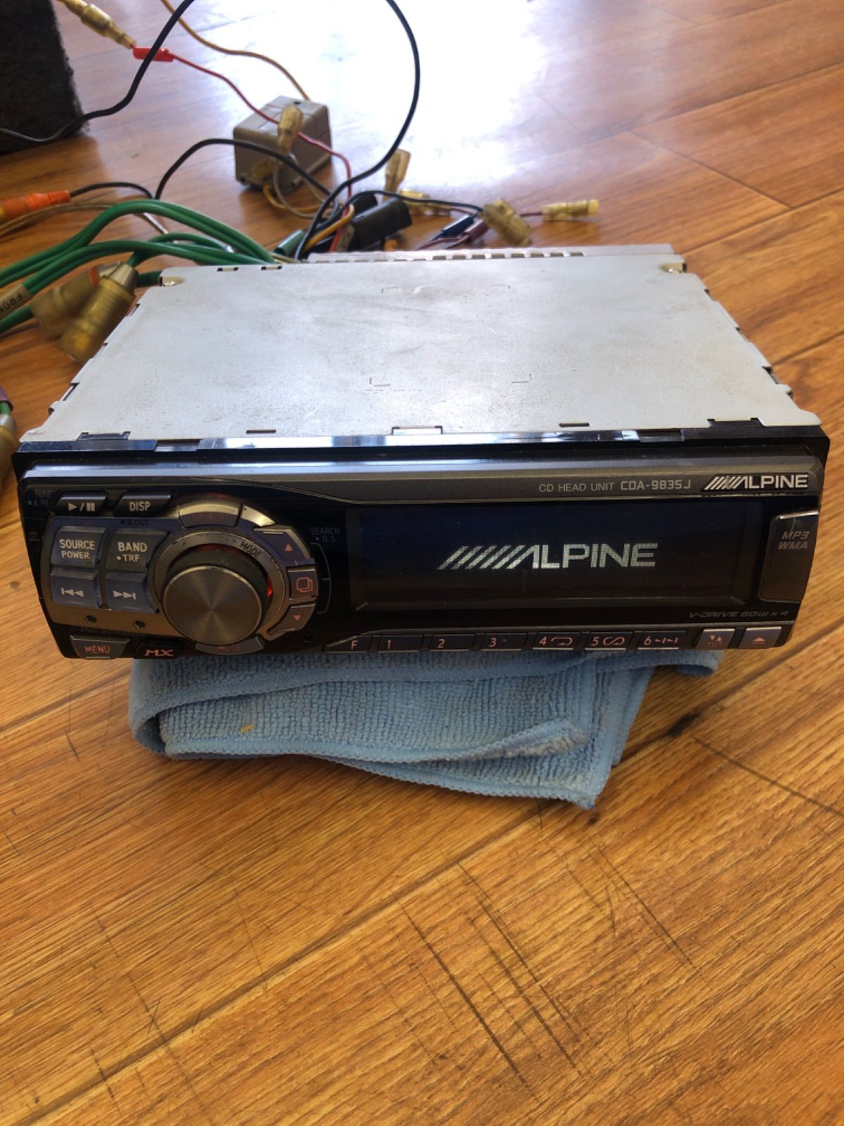 ALPINE 1DIN CDA-9835J 60W×4 デッキ 10,500円