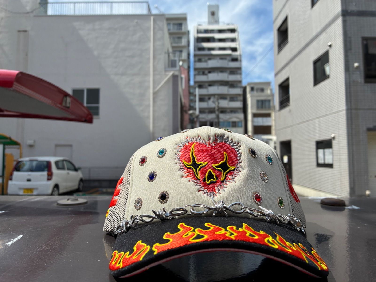 TOXICITY×DISMISSED LOVE HARD TRUKER -OFF WHITE-
