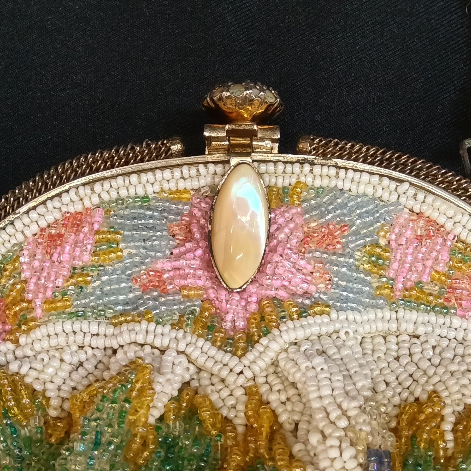 訳ありレア🔴 昭和レトロ 🔷 総柄 ミニビーズ刺繍バッグ ／ 立体的花