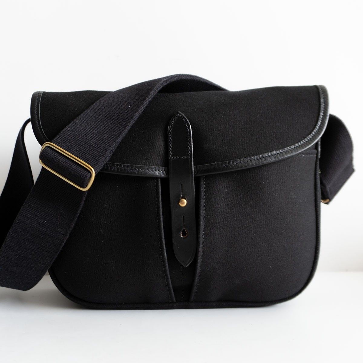 【美品】BRADY【STOUR ショルダーバッグ】ブラック ストア ブレディ s2605024