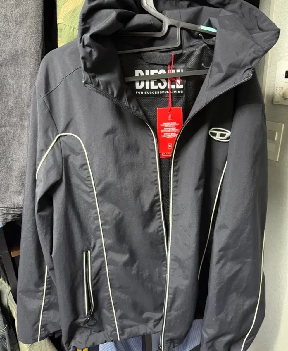 DIESEL J-ハイブス コントラスト パイピング ウィンドブレーカー ブラック 新品 L