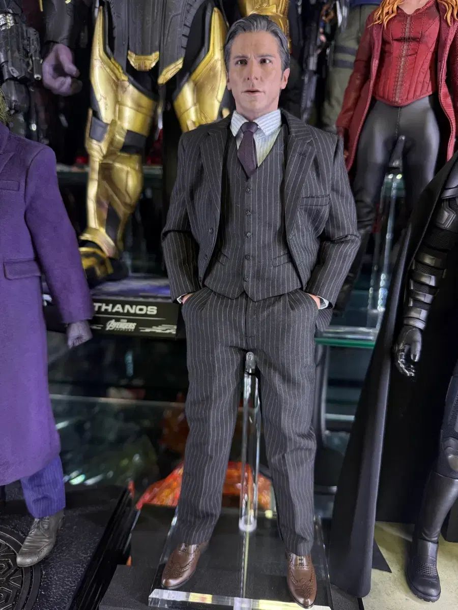 ホットトイズ フィギュア アーモリー2.0 DARK KNIGHT BATMAN WAYNE 単品 値段3万