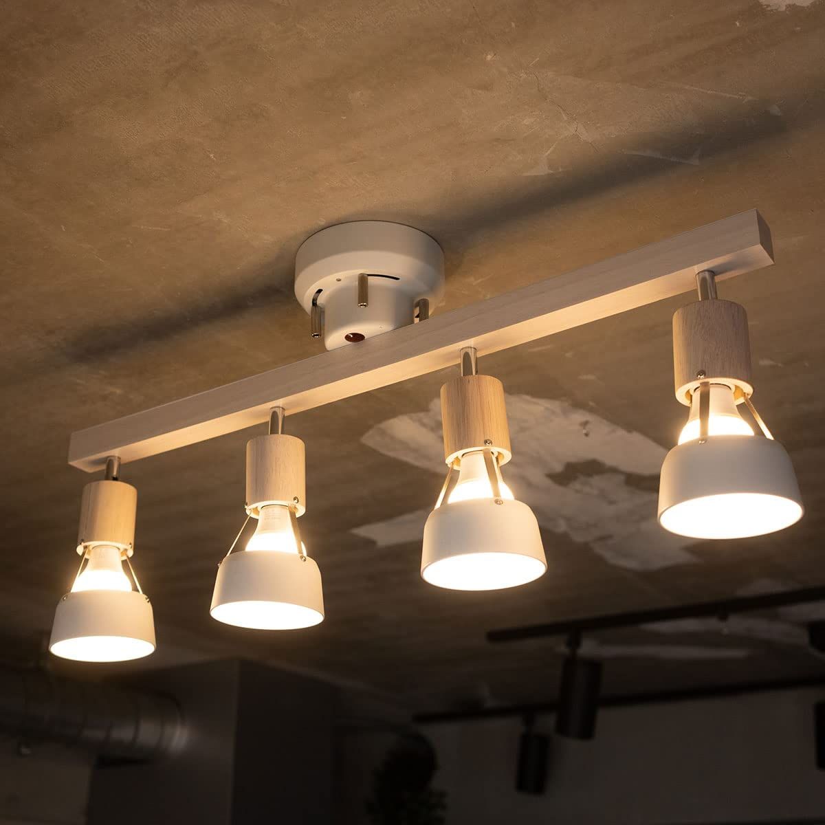 エムール シーリングライト 照明 カフェ風 4灯 ホワイトウォッシュ リモコン付き LED電球対応 角度調節 消灯タイマー 簡単取り付け 国内発送 205b38ce