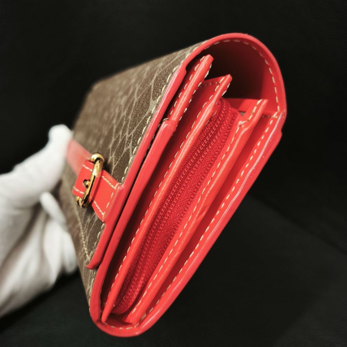 【新品未使用】NINA RICCI ニナリッチ カラーヌーボー 長財布 かぶせ付き L型ファスナー 小銭入れ (SNA)32605080503FS 【新品未使用】NINA RICCI ニナリッチ カラーヌーボー 長財布 かぶせ付き L型ファスナー 小銭入れ (SNA)32605080503FS