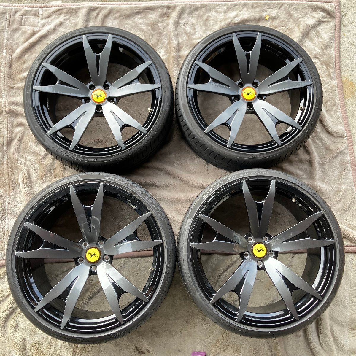 フェラーリ 21インチ タイヤホイールセット 4本 PIRELLI P ZERO 255/30ZR21 295/25ZR22