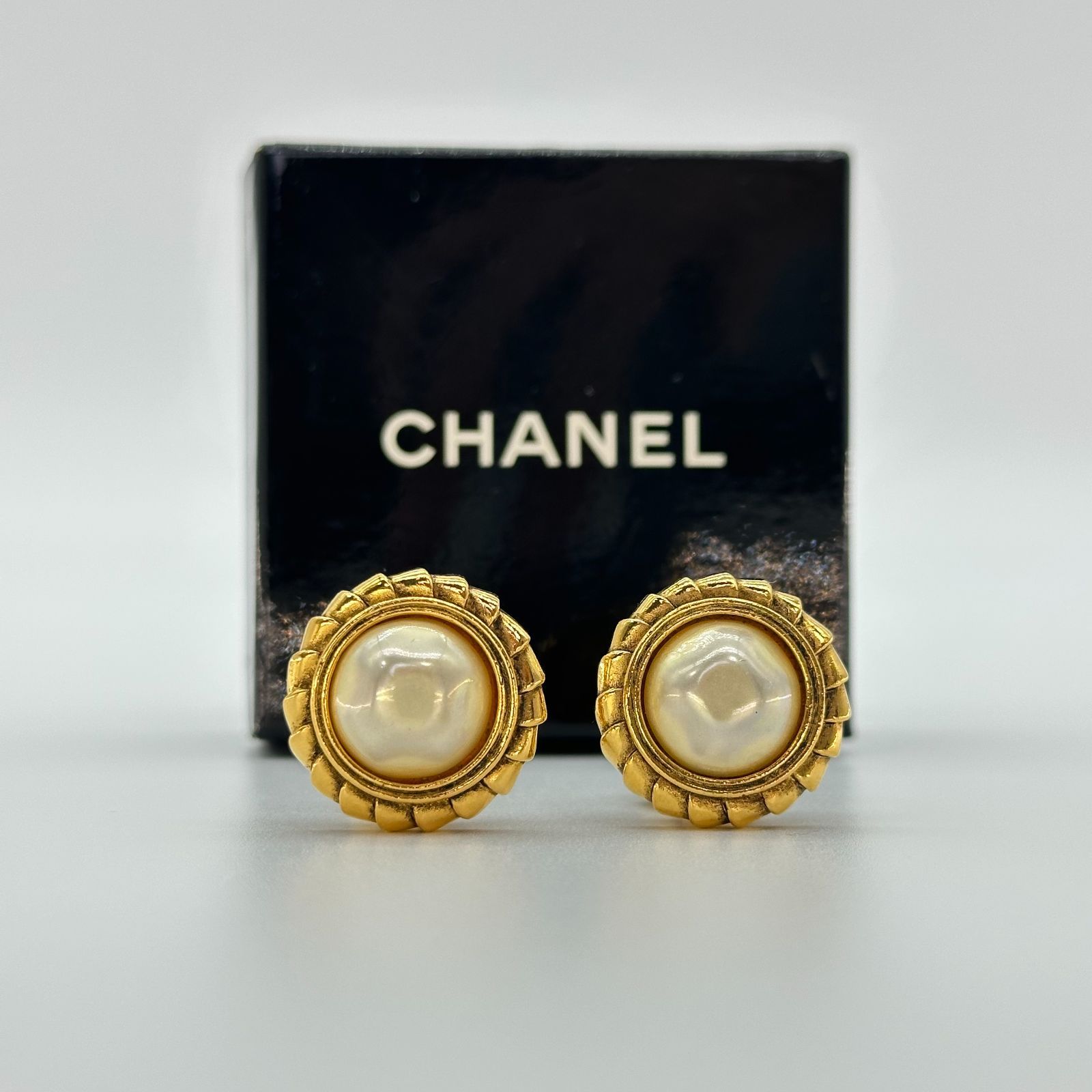 限定SALE，送料無料】 Chanel ゴールドパールイヤリング クリップ式