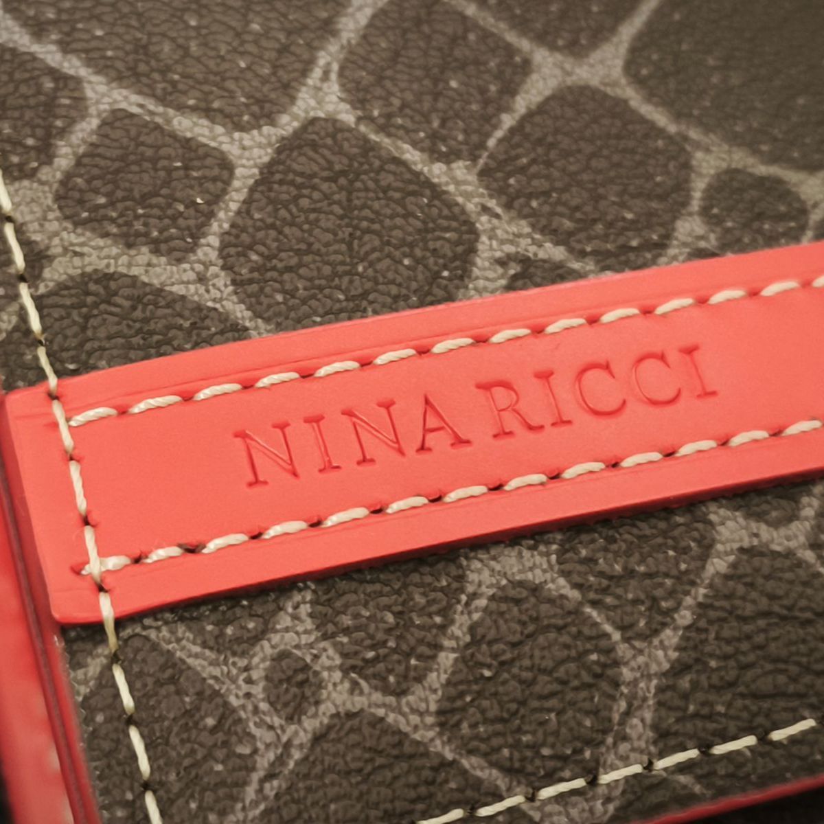【新品未使用】NINA RICCI ニナリッチ カラーヌーボー 長財布 かぶせ付き L型ファスナー 小銭入れ (SNA)32605080503FS 【新品未使用】NINA RICCI ニナリッチ カラーヌーボー 長財布 かぶせ付き L型ファスナー 小銭入れ (SNA)32605080503FS