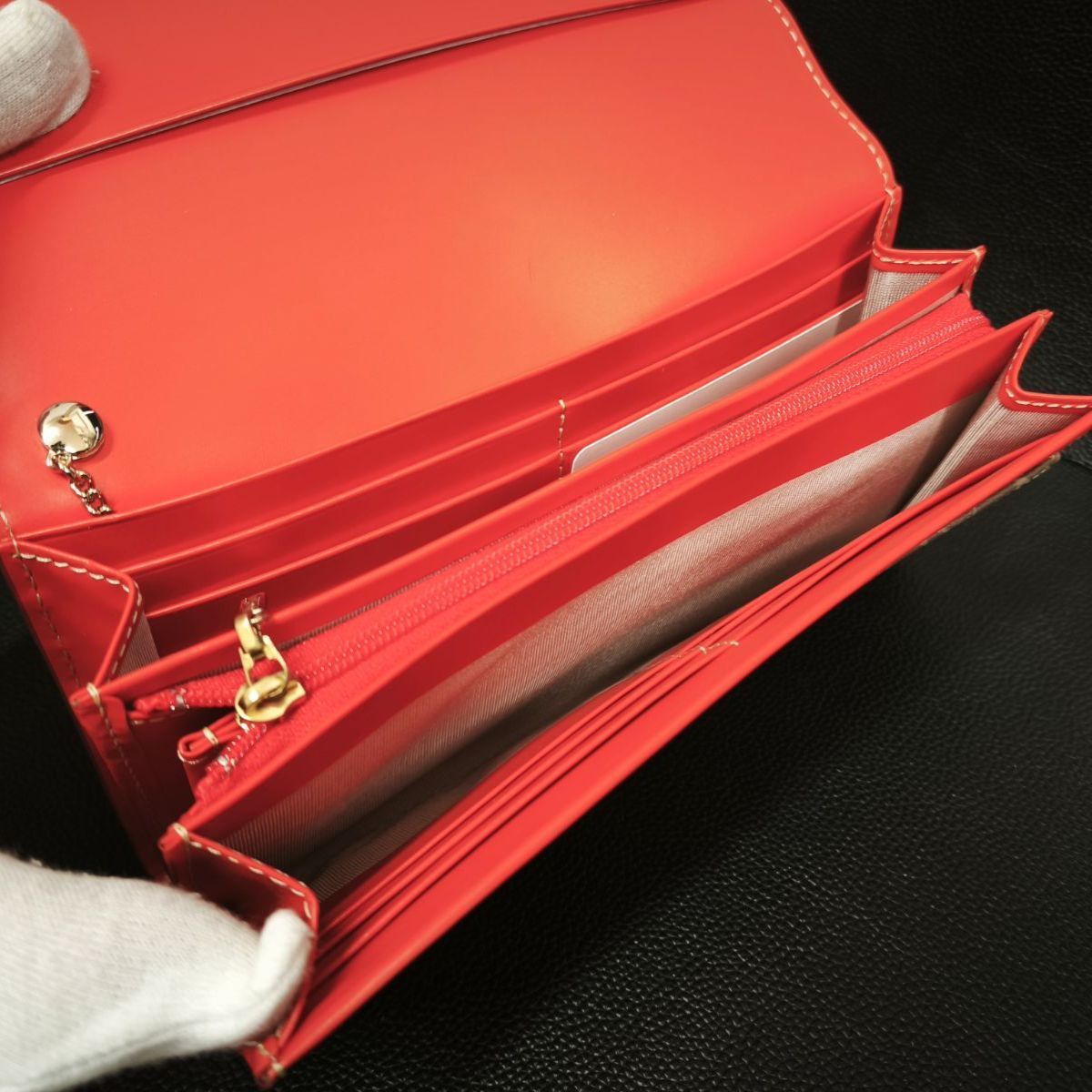 【新品未使用】NINA RICCI ニナリッチ カラーヌーボー 長財布 かぶせ付き L型ファスナー 小銭入れ (SNA)32605080503FS 【新品未使用】NINA RICCI ニナリッチ カラーヌーボー 長財布 かぶせ付き L型ファスナー 小銭入れ (SNA)32605080503FS