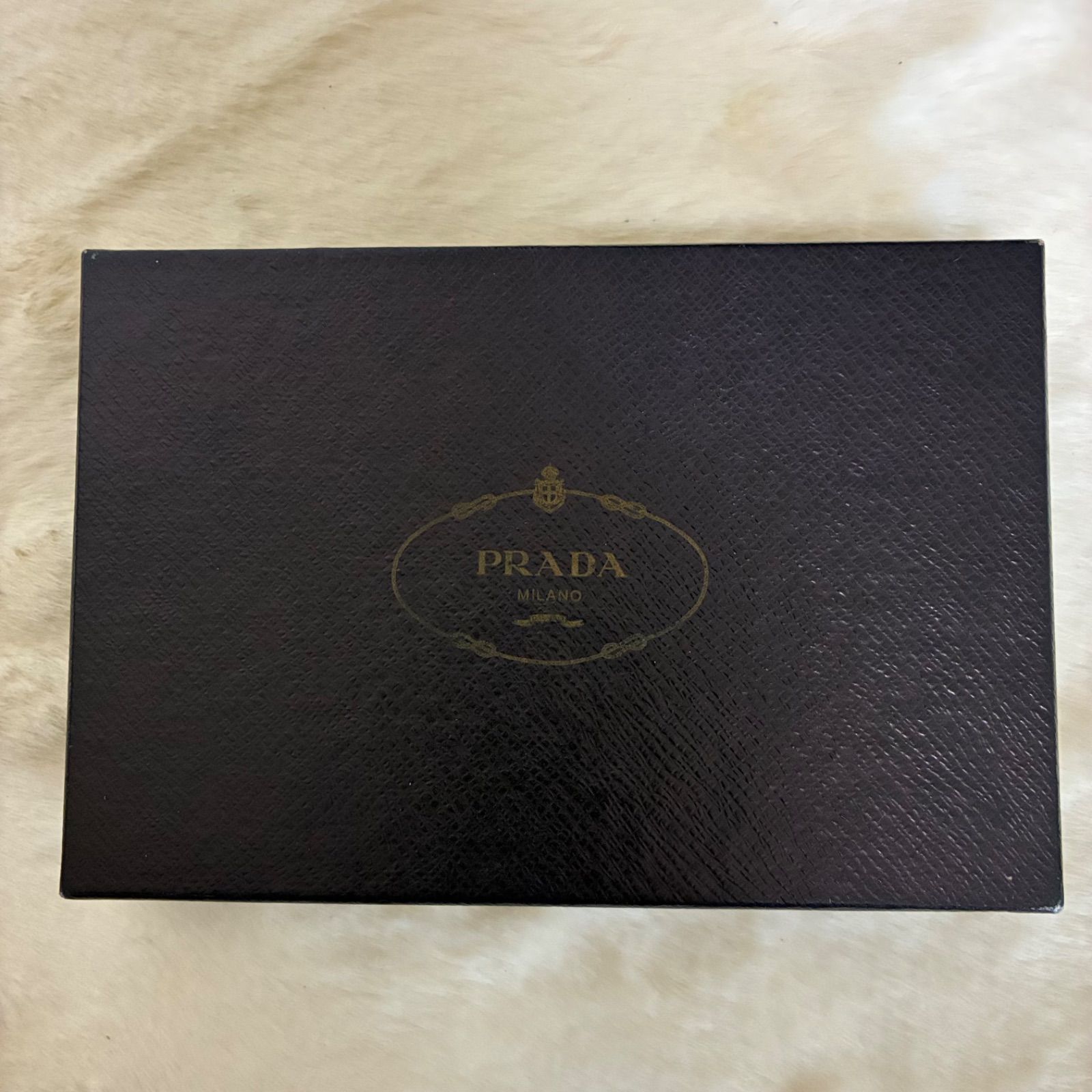プラダ　PRADA　三角ロゴプレート　ブラックキルティングステッチ　ナイロンレザー　2つ折り財布