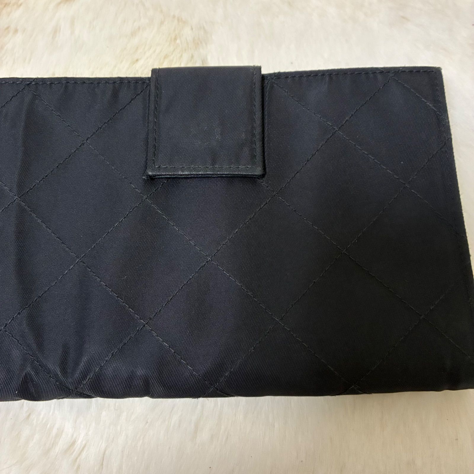プラダ　PRADA　三角ロゴプレート　ブラックキルティングステッチ　ナイロンレザー　2つ折り財布