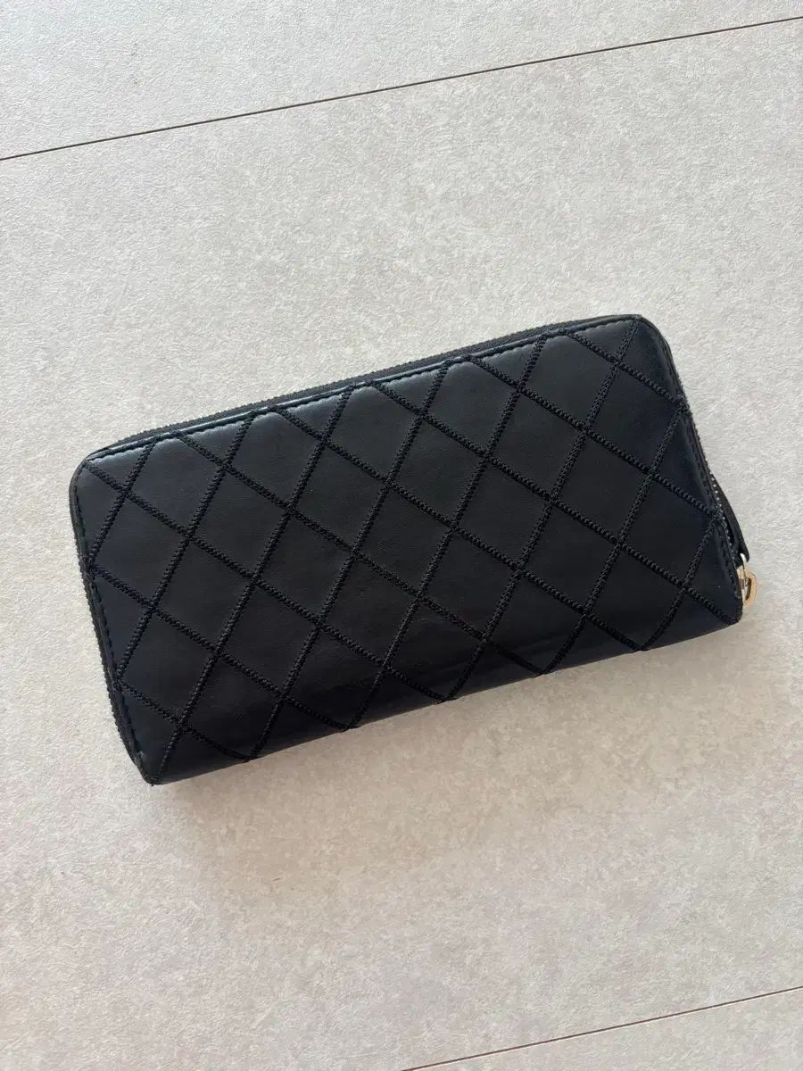 シャネル ブラック ゴールド キルティング 財布