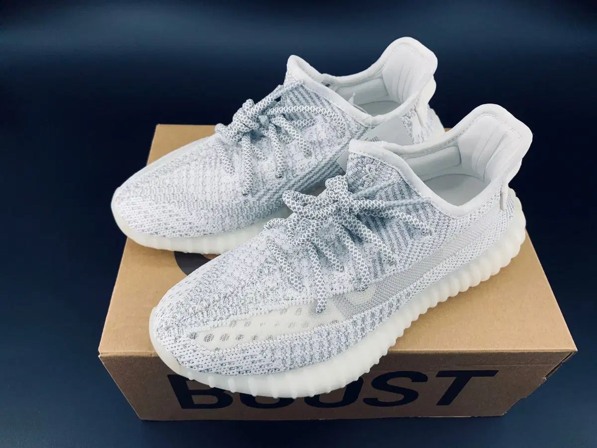 アディダス オリジナルス Yeezy Boost 350 V2 グレーハウンドトゥース