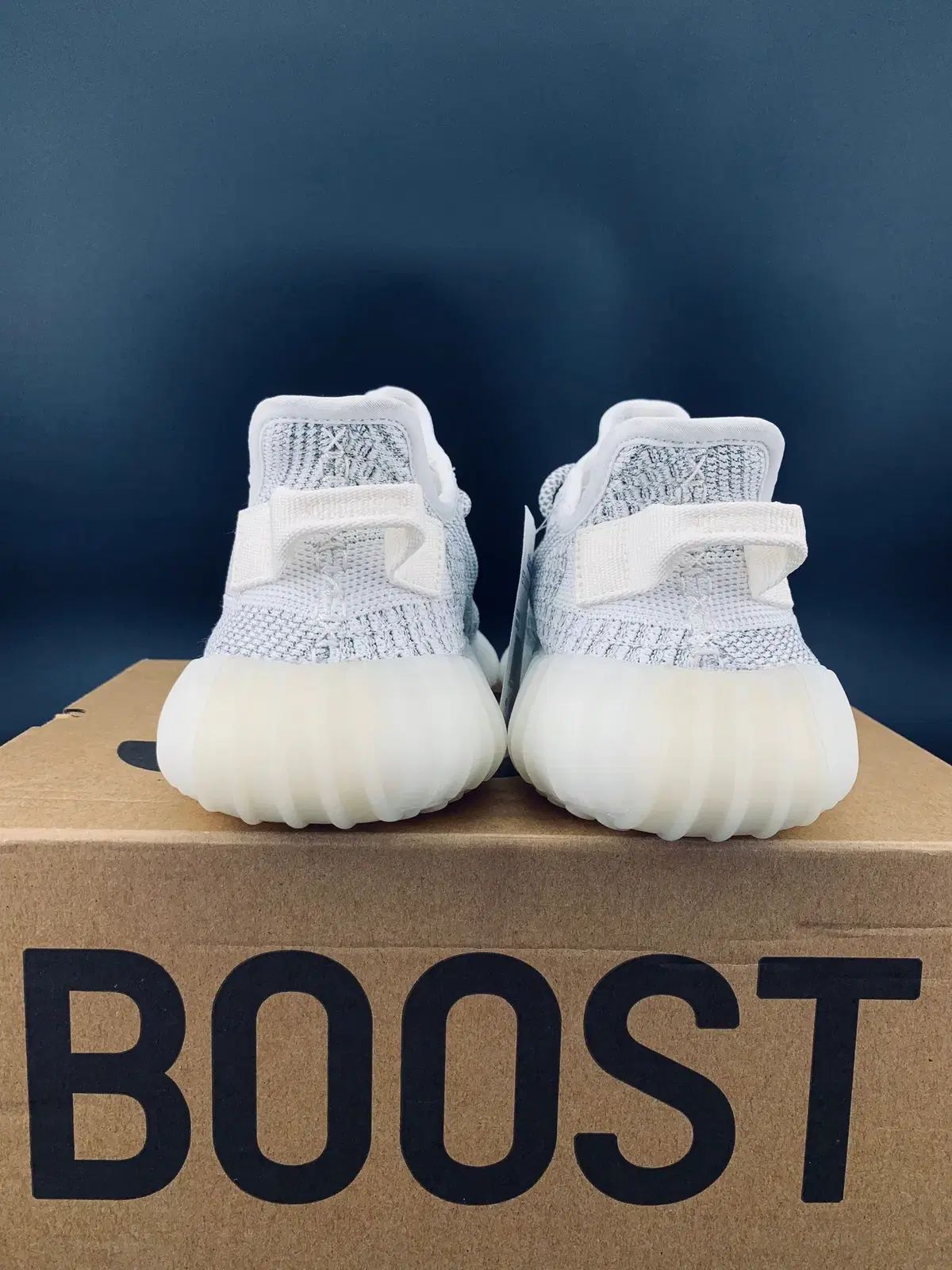 アディダス オリジナルス Yeezy Boost 350 V2 グレーハウンドトゥース