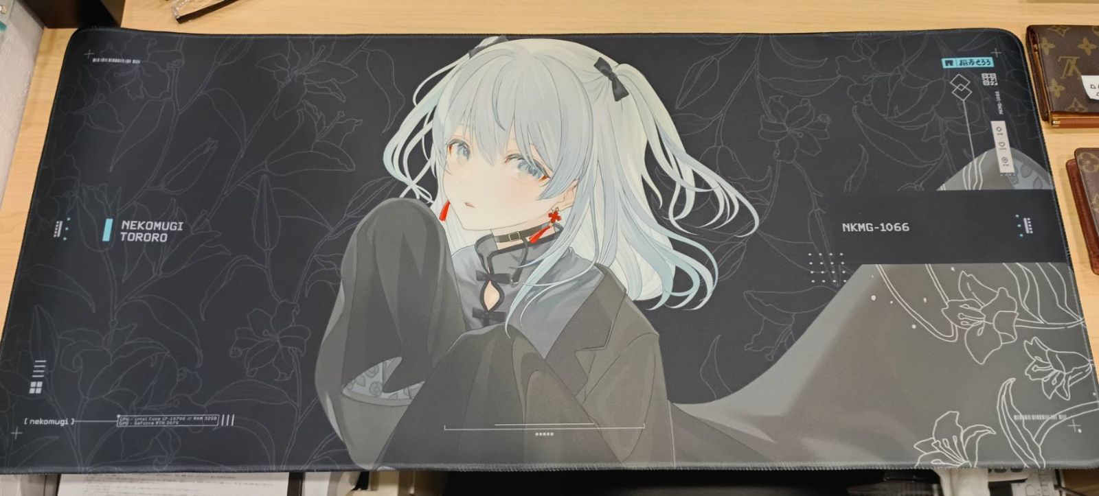 希少】猫麦とろろ デスクマット マウスパッド VTuber 限定品 美品