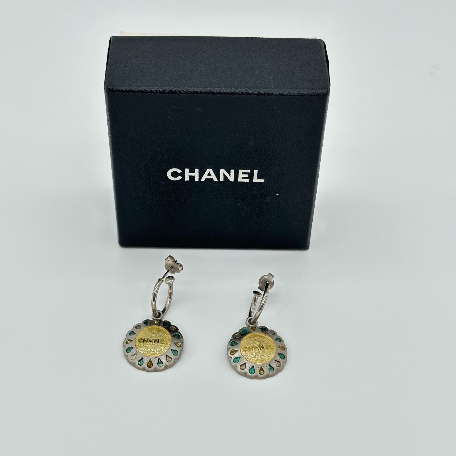 CHANEL シャネル ヴィンテージ ピアス 99A ロゴ マルチカラー エナメル フープ スイング シルバー金具